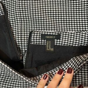 **Houndstooth Mini Skirt **